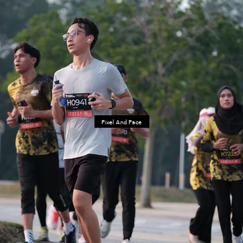 Runner Photo 6767942