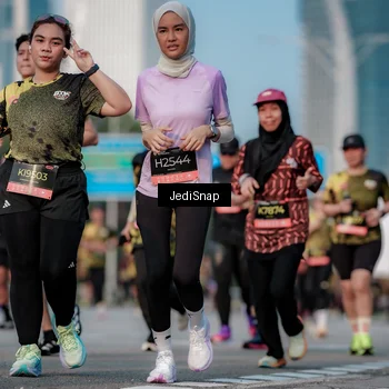 Runner Photo 6767990