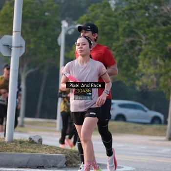 Runner Photo 6768022