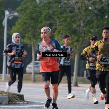 Runner Photo 6768039