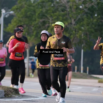 Runner Photo 6768100
