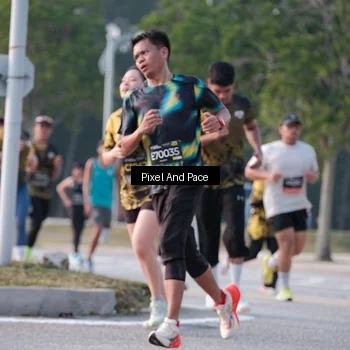 Runner Photo 6768375
