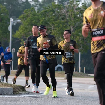 Runner Photo 6769815