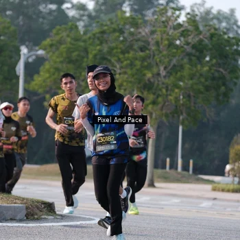 Runner Photo 6770015