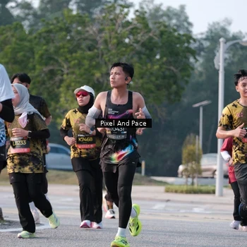 Runner Photo 6770025