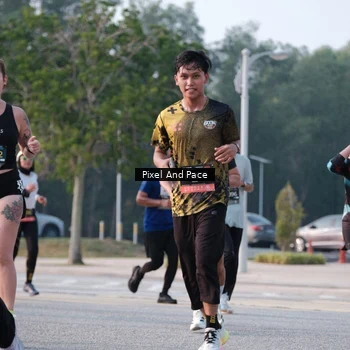 Runner Photo 6770049