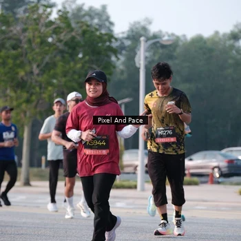Runner Photo 6770051
