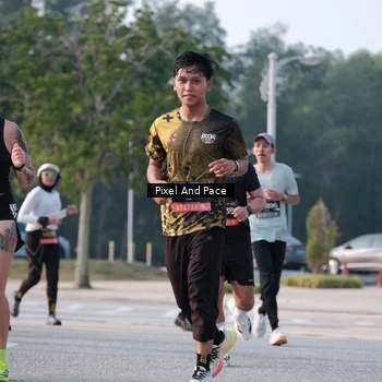 Runner Photo 6770053