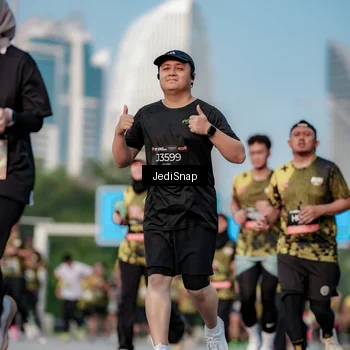 Runner Photo 6770105