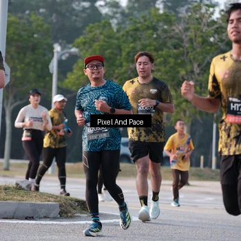 Runner Photo 6770119