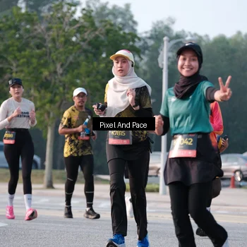 Runner Photo 6770125