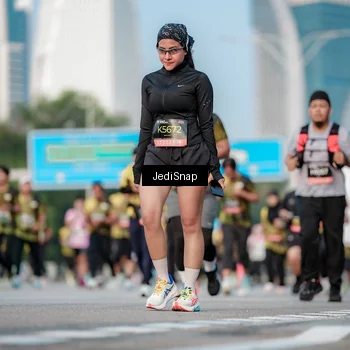 Runner Photo 6770695