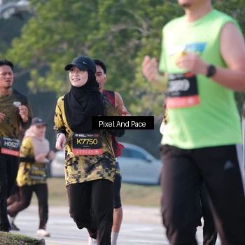 Runner Photo 6771001