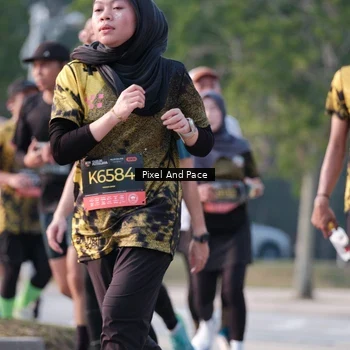Runner Photo 6771060