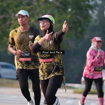 Runner Photo 6771118