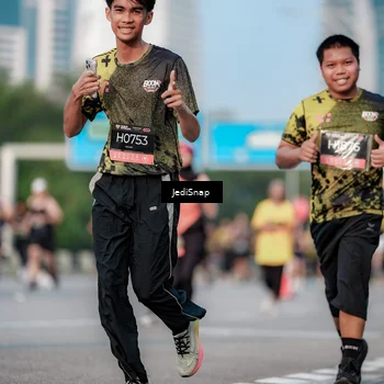 Runner Photo 6774609