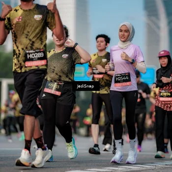 Runner Photo 6774693