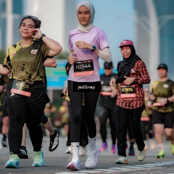 Runner Photo 6774763