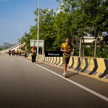 Runner Photo 6777398