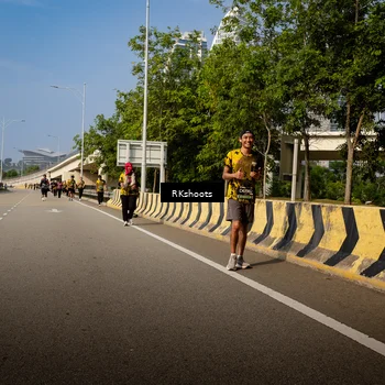 Runner Photo 6777400