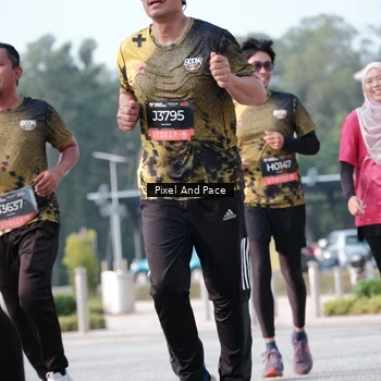 Runner Photo 6777991