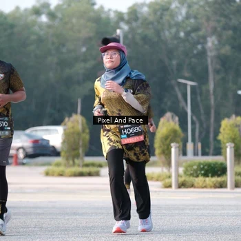 Runner Photo 6778125