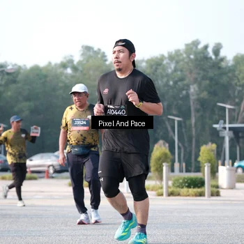 Runner Photo 6778674