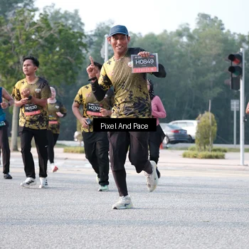 Runner Photo 6778710