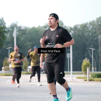 Runner Photo 6778738