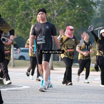 Runner Photo 6779052