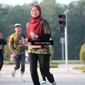 Runner Photo 6779090