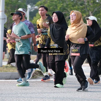 Runner Photo 6780024