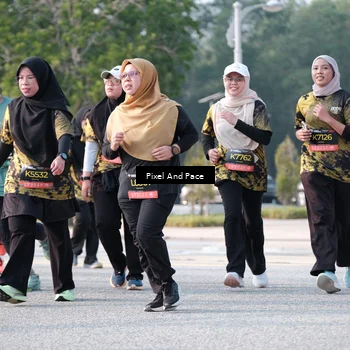 Runner Photo 6780042