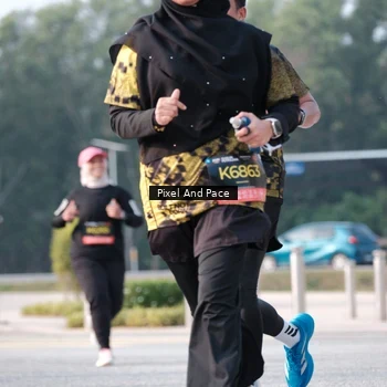 Runner Photo 6780399