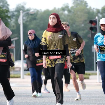 Runner Photo 6781123