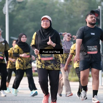 Runner Photo 6781253