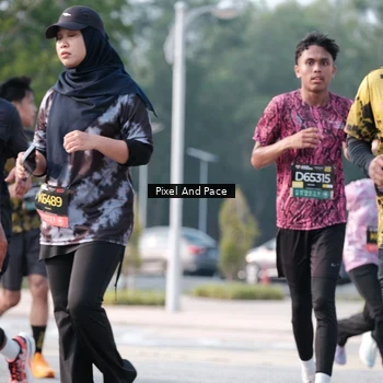 Runner Photo 6781324