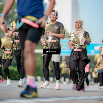 Runner Photo 6781335