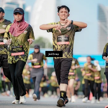 Runner Photo 6781565