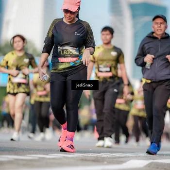 Runner Photo 6781707