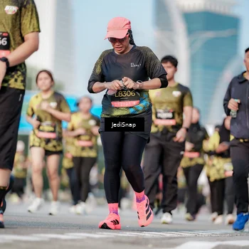 Runner Photo 6781735