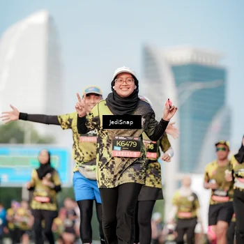 Runner Photo 6782024