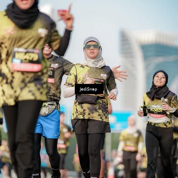 Runner Photo 6782060