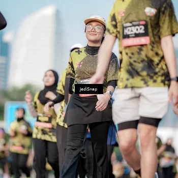 Runner Photo 6782369