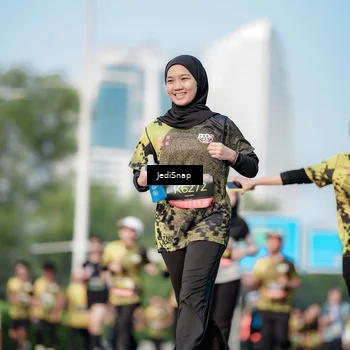 Runner Photo 6782635