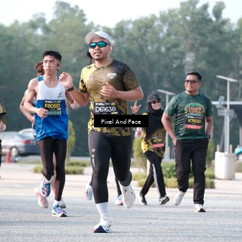 Runner Photo 6782895