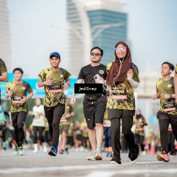 Runner Photo 6782896