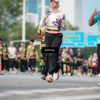 Runner Photo 6783150