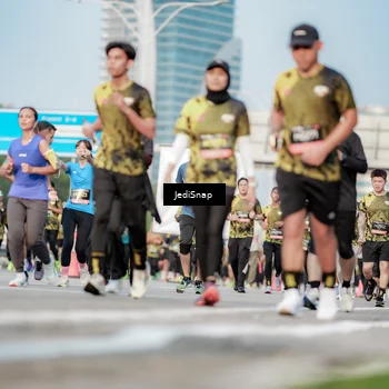 Runner Photo 6783527
