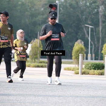 Runner Photo 6783608